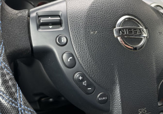 Подержанный автомобиль Nissan Qashqai 2008 года (14 фото)