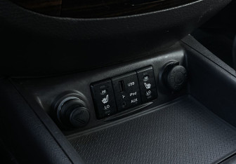 Подержанный автомобиль Hyundai Santa Fe 2011 года (15 фото)
