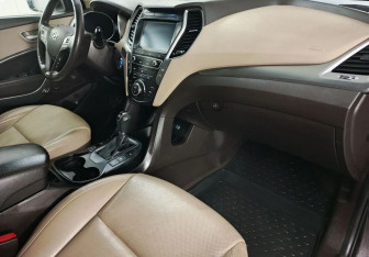 Подержанный автомобиль Hyundai Santa Fe 2016 года (11 фото)