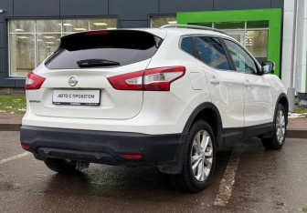 Подержанный автомобиль Nissan Qashqai 2014 года (5 фото)