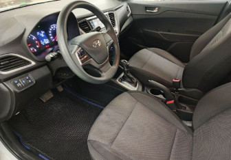 Подержанный автомобиль Hyundai Solaris Sedan 2017 года (8 фото)