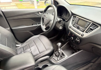 Подержанный автомобиль Hyundai Solaris Sedan 2019 года (9 фото)