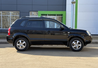 Подержанный автомобиль Hyundai Tucson 2007 года (4 фото)