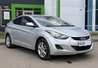 Подержанный автомобиль Hyundai Elantra Sedan 2010 года (3 фото)