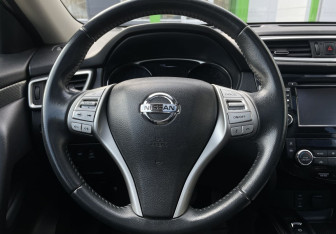 Подержанный автомобиль Nissan X-Trail 2015 года (16 фото)