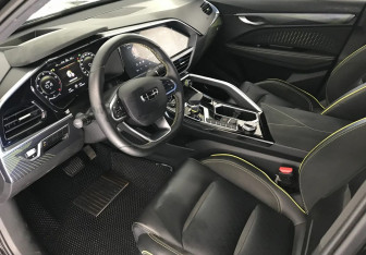 Подержанный автомобиль Geely Tugella 2022 года (9 фото)
