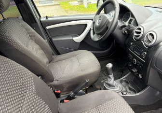 Подержанный автомобиль LADA (ВАЗ) Largus Wagon 2018 года (9 фото)