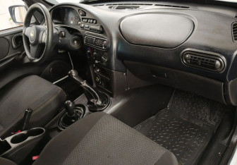 Подержанный автомобиль Chevrolet Niva 2013 года (9 фото)