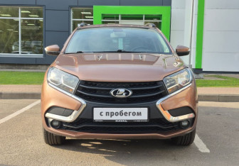 Подержанный автомобиль LADA (ВАЗ) XRAY 2017 года (2 фото)