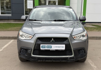 Подержанный автомобиль Mitsubishi ASX 2010 года (2 фото)