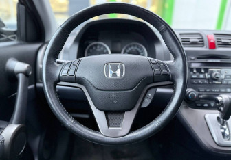 Подержанный автомобиль Honda CR-V 2010 года (13 фото)