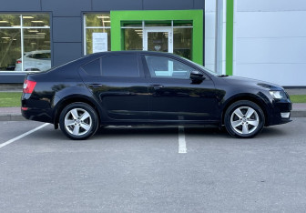 Подержанный автомобиль Skoda Octavia Liftback 2016 года (4 фото)