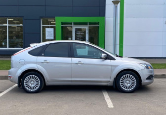 Подержанный автомобиль Ford Focus Hatchback 2010 года (4 фото)
