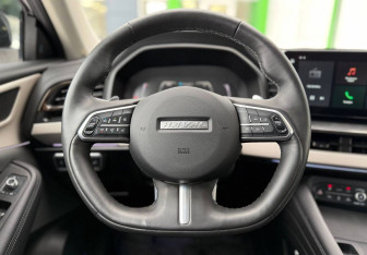 Подержанный автомобиль Haval F7 2023 года (12 фото)