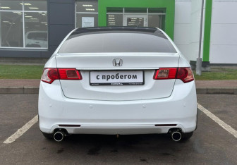 Подержанный автомобиль Honda Accord Sedan 2012 года (6 фото)