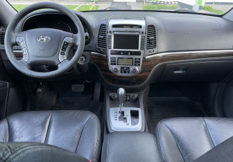 Подержанный автомобиль Hyundai Santa Fe 2011 года (9 фото)