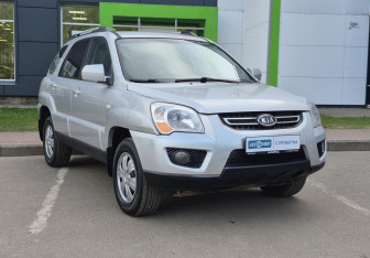 Подержанный автомобиль Kia Sportage 2010 года (3 фото)