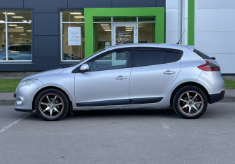 Подержанный автомобиль Renault Megane Hatchback 2009 года (8 фото)