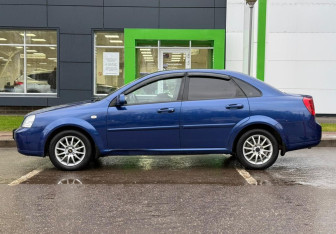 Подержанный автомобиль Chevrolet Lacetti Sedan 2011 года (8 фото)