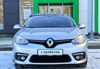 Подержанный автомобиль Renault Fluence 2014 года (2 фото)