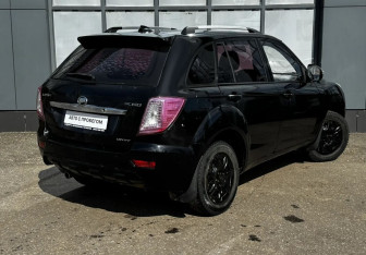 Подержанный автомобиль Lifan X60 2015 года (6 фото)