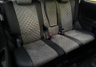 Подержанный автомобиль Mitsubishi Outlander 2017 года (10 фото)