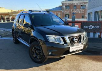 Подержанный автомобиль Nissan Terrano 2016 года (7 фото)