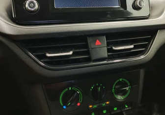 Подержанный автомобиль Skoda Rapid Liftback 2020 года (12 фото)