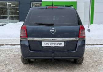Подержанный автомобиль Opel Zafira Compactvan 2008 года (6 фото)
