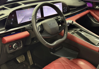 Подержанный автомобиль Exeed RX 2023 года (13 фото)