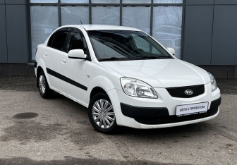 Подержанный автомобиль Kia Rio Sedan 2009 года (3 фото)