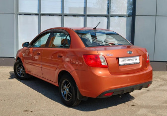 Подержанный автомобиль Kia Rio Sedan 2010 года (4 фото)