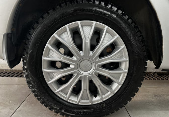 Подержанный автомобиль LADA (ВАЗ) Granta Liftback 2015 года (15 фото)