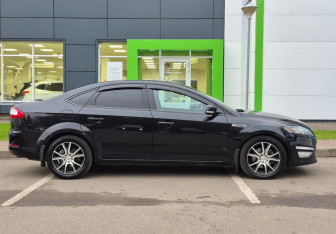 Подержанный автомобиль Ford Mondeo Sedan 2013 года (4 фото)