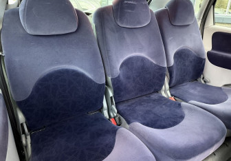 Подержанный автомобиль Citroen Xsara Picasso 2006 года (10 фото)