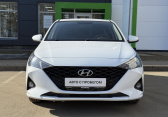 Подержанный автомобиль Hyundai Solaris Sedan 2021 года (2 фото)