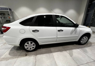 Подержанный автомобиль LADA (ВАЗ) Granta Hatchback 2018 года (4 фото)