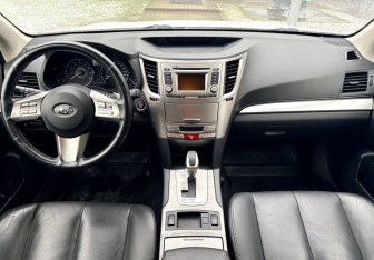 Подержанный автомобиль Subaru Outback Wagon 2011 года (9 фото)