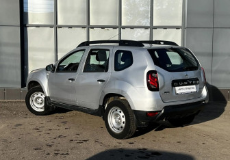 Подержанный автомобиль Renault Duster 2018 года (4 фото)