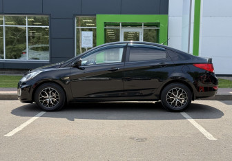 Подержанный автомобиль Hyundai Solaris Sedan 2013 года (8 фото)