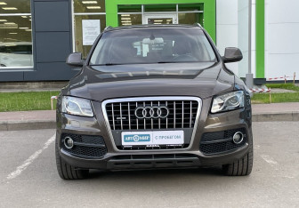 Подержанный автомобиль Audi Q5 2009 года (2 фото)