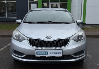 Подержанный автомобиль Kia Cerato Sedan 2013 года (2 фото)