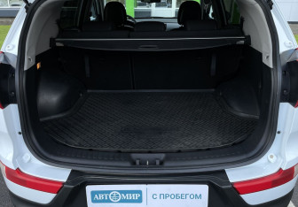 Подержанный автомобиль Kia Sportage 2012 года (16 фото)
