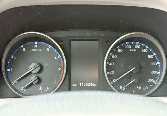 Подержанный автомобиль Toyota RAV4 2016 года (13 фото)