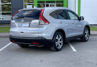 Подержанный автомобиль Honda CR-V 2013 года (5 фото)
