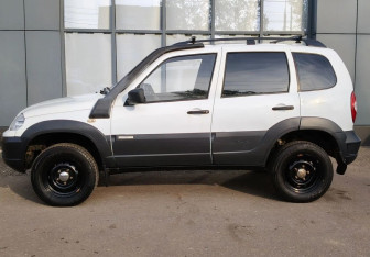 Подержанный автомобиль Chevrolet Niva 2013 года (6 фото)