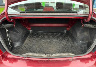 Подержанный автомобиль Renault Logan Sedan 2011 года (14 фото)