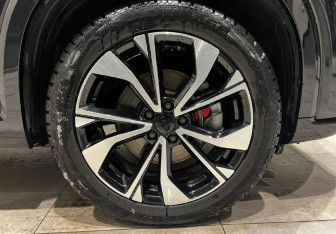 Подержанный автомобиль Geely Tugella 2022 года (9 фото)