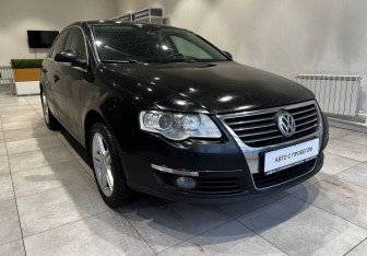 Подержанный автомобиль Volkswagen Passat Sedan 2010 года (3 фото)