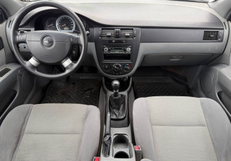 Подержанный автомобиль Chevrolet Lacetti Sedan 2008 года (9 фото)